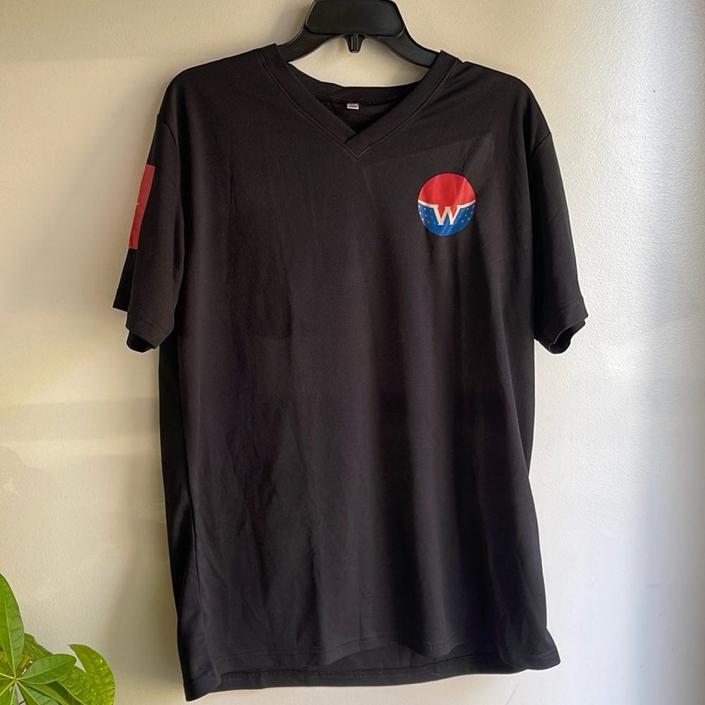 Winston’s Burgers & Beer Phu Quoc Vietnam Jersey Style Shirt w graphic flaw L/XL